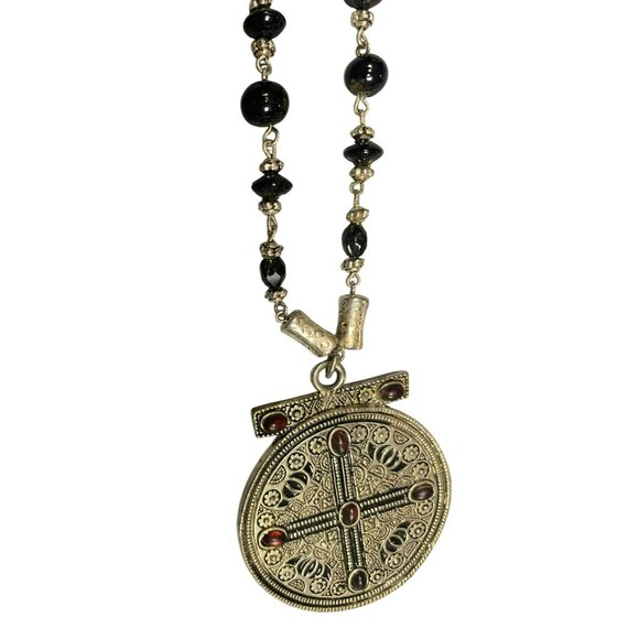 Vintage Pilgrim Silver Tone Necklace With Ornate Round Medallion Pendant & Black - Picture 5 of 7